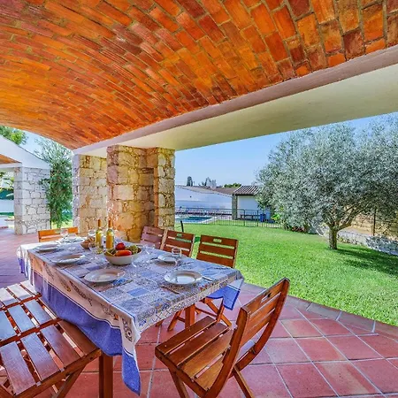Casa Tina By *